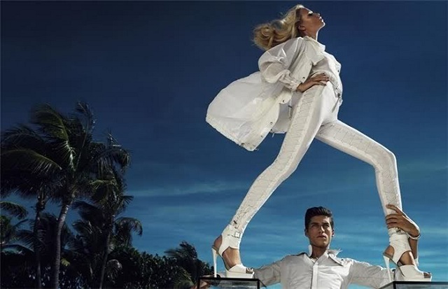 Sexy a ryze ženská kolekce Gucci jaro-léto 2010 (http://www.luxurymag.cz)